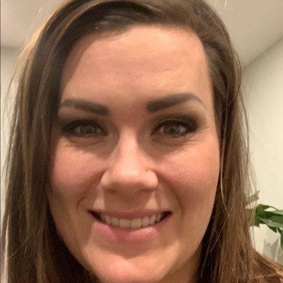 Meet your Posher, Cheryl - Picture 1 of 1